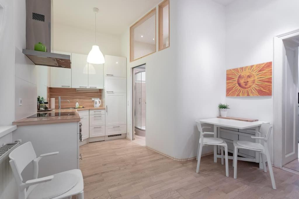 Danube Art Apartments Vienna Exterior photo